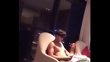 Preview 1 of Honeymoon Pegging - Trai gym body đẹp fuck bot