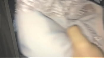 Preview 3 of Shoplifter Couple - betendo punheta com a calcinha da tia coroa gostosa escondido sem ela saber