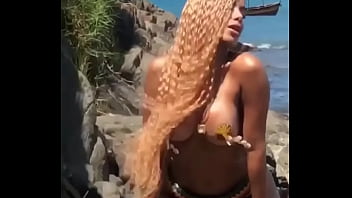 Preview 3 of Nopal Girl - Anitta em seu novo clipe