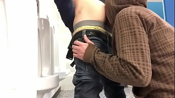 Preview 1 of Sex Publi Money Rusia - O DI&Aacute_RIO DE MAMADAS - Muleque me mamou gostoso no banheiro do cinema