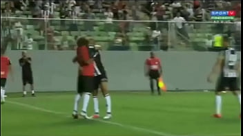 Preview 4 of Red Bra Women Bf - Gol pornogr&aacute_fico do Jair x URT - 30/01/2019