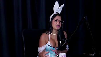 Preview 2 of Zadr Buuiixxxx - Foi para um reality show,  iniciou com v&iacute_deo chamada,  a m&atilde_e &eacute_ uma safada,  e teve que pagar para gravar - Tifany Rocha (Swing Cast) (WATCH ON: SHEER/RED)