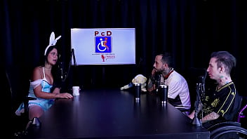 Preview 3 of Zadr Buuiixxxx - Foi para um reality show,  iniciou com v&iacute_deo chamada,  a m&atilde_e &eacute_ uma safada,  e teve que pagar para gravar - Tifany Rocha (Swing Cast) (WATCH ON: SHEER/RED)