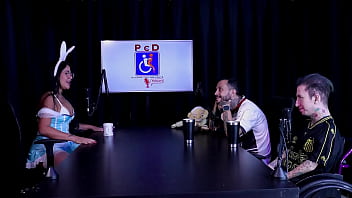 Preview 4 of Zadr Buuiixxxx - Foi para um reality show,  iniciou com v&iacute_deo chamada,  a m&atilde_e &eacute_ uma safada,  e teve que pagar para gravar - Tifany Rocha (Swing Cast) (WATCH ON: SHEER/RED)
