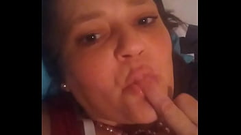 Preview 4 of Gordita Con Pepino - milf part 2