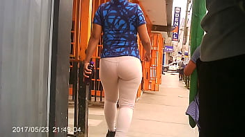 Preview 1 of Sayne Leon - trasero en la calle