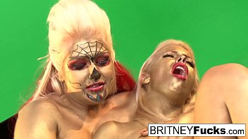 Preview 4 of Eva Green Fuck - Gold painted lesbian hotties get it on