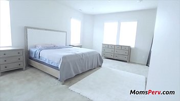Preview 1 of Turkish Petek Dincoz - I control my stepmoms orgasms
