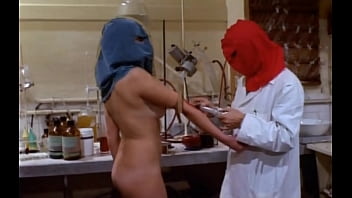Preview 2 of Fake Czcek - la vampira desnuda (ritual)