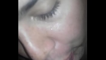 Preview 4 of Beeg Sunny Leon - Dando pra um hetero e chupando outro