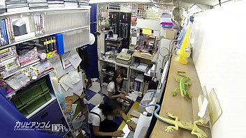 Preview 2 of Miea Khalipa - バイト先のアダルトショップの玩具で実況ツイートした女の末路 2