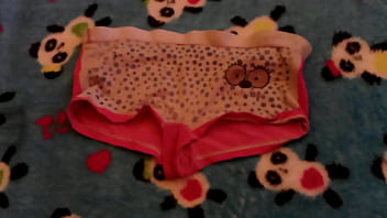 Preview 1 of Guy Slurping Piss - Ropa sucia de mi vecina v