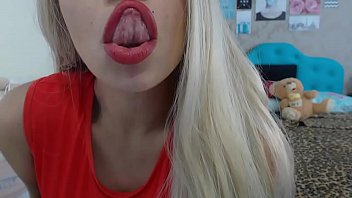 Preview 1 of Karlee Grey Outdoors - Bombeira SAFADA Gostosa falando 3 linguas portugues ingles e espanhol fazendo-te gozar na boquinha,  BUNDA GOSTOSA