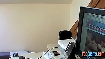Preview 1 of Kompoz Eu Xxx Video Dougter - Young homo has his feet and hard dick sucked by two gays