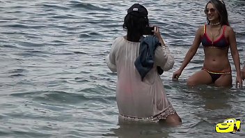 Preview 1 of Pakistan Xxx New Kapal - Flagra na Praia - Hellen Eloa - Mirella Mansur - El Toro de Oro - Paty Bumbum
