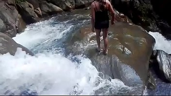 Preview 1 of Sennyl Lorn Mp4 Wwwxxx Do Com - Lilyan se da un chapuz&oacute_n muy atrevido al borde de una cascada