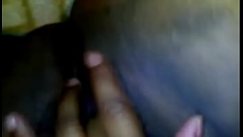 Preview 3 of Old Mom Young Son Hindi Dubbing - Se toca rico