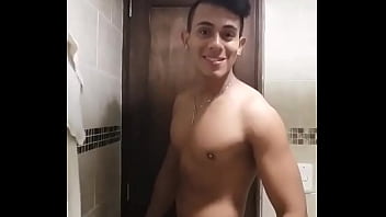 Preview 1 of Mega Small Footjob - Safadinho exibindo o corpo