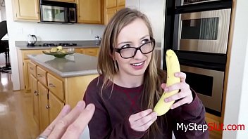 Preview 1 of Metu Eda - Teaching How To Eat A Banana