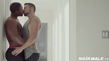 Preview 1 of Horse And Girl Xxxxxnxxxxx - First time trying a black boy
