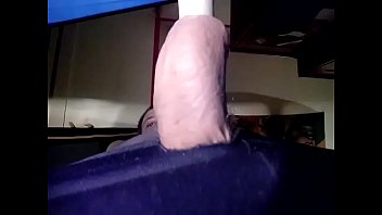 Preview 1 of Gay Igor Russia - mon membre dans un carton de papier toilette
