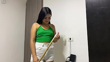 Preview 2 of Japan Lactating Porn - Le ofrezco dinero a mi sirvienta por desnudarse y hacer lo que le pida