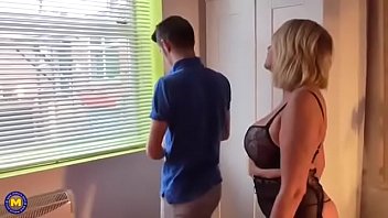 Preview 2 of Heroin Beeg - Stepmom seducing me please - horn stepmom