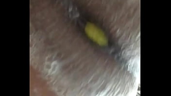 Preview 2 of Bhbhi Chudai Hindee Video - Enfiando duas bolas no cu