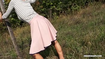 Preview 1 of Jos Xxx Jabrdasti Video - Granny fucked on the grass and deepthroating young cock