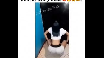 Preview 2 of Saneliyan Xxx - She hits every beat Emnytwerking