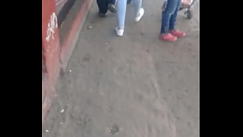 Preview 1 of Kiss 25 - NALGAS RICAS EN LA CALLE