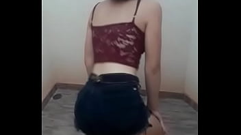 Preview 2 of Food Cum Eating - Esposa filmando novinha safada em casa