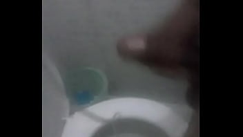 Preview 2 of Old Man Shaving Pussy - Leitinho
