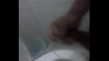 Preview 3 of Old Man Shaving Pussy - Leitinho