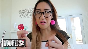 Preview 1 of Ebony Mom Escort - Dont Break Me - (Eva Yi) - Asian Spinners Tight Pussy Takes a Pounding - MOFOS