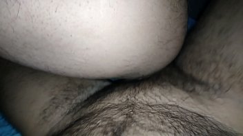 Preview 2 of Tommy Gun Porn - Idabel Boza... me penetra rico bisexual...