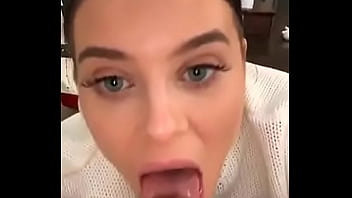 Preview 3 of Masaj Pornosu - Hermosa haciendo oral