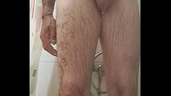 Preview 4 of Jhenna Greey - Me doy una ducha y me pongo cachondo tengo que hacerme una paja a esta gran polla asta correrme