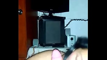 Preview 4 of Moms Soon Sec - ella me lo mama mientras su esposo baila con mi amiga y miran