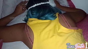 Preview 1 of Kanak Xxxxx - Hermanastro le ofrece plata a esa hermosa joven para comerle el co&ntilde_o y partirle el culo en cuatro y ella accede pero sin pensar que serian descubiertos en plena accion - Sexo con hermanastra de culo hermosa y grandes tetas.