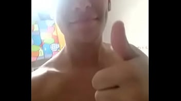 Preview 1 of Korean Big Brest - Um viado zoeiro mostrando a bunda