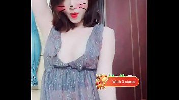 Preview 2 of Sunny Leoni Sexy Photos - Anh em chiu duoc may phut voi em nay (very sexy girl)