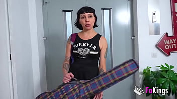 Preview 1 of Jkline Xxx Video - Older alternative mature Leine goes from punk to HOT and gets a HARDCORE for us!
