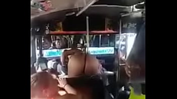 Preview 4 of Pussy Creampie Blowjob Indian - Gata en el bus