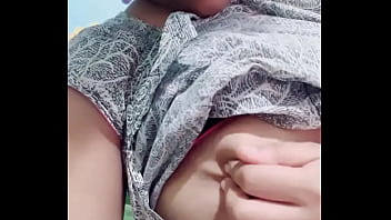 Preview 1 of Sex Vedio Husband Wife - INDIAN GIRL SHOWING HER BIG BOOBS
