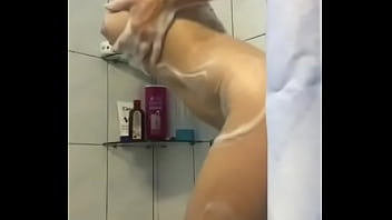 Preview 3 of Tight Mum - Mamasota hermosa en el ba&ntilde_o