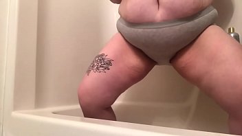 Preview 1 of Iva Blowjob - Katie pissing her panties and showering off