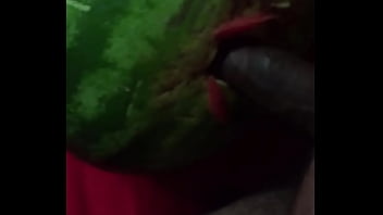 Preview 4 of Ogenlhtnv - Fudendo a melancia