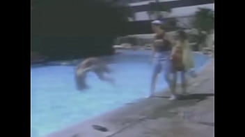 Preview 4 of Kesariya Ki Chudai - CHACH FAZENDO JOOJ NA PISCINA