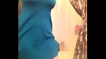 Preview 3 of Hand Job Bus Station - Princesa ense&ntilde_a su vestido